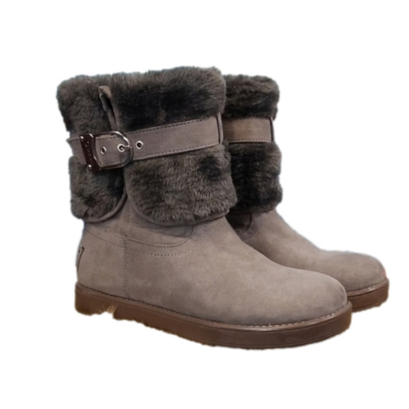 𝅺g by Guess fur booties - Picture 1 of 8